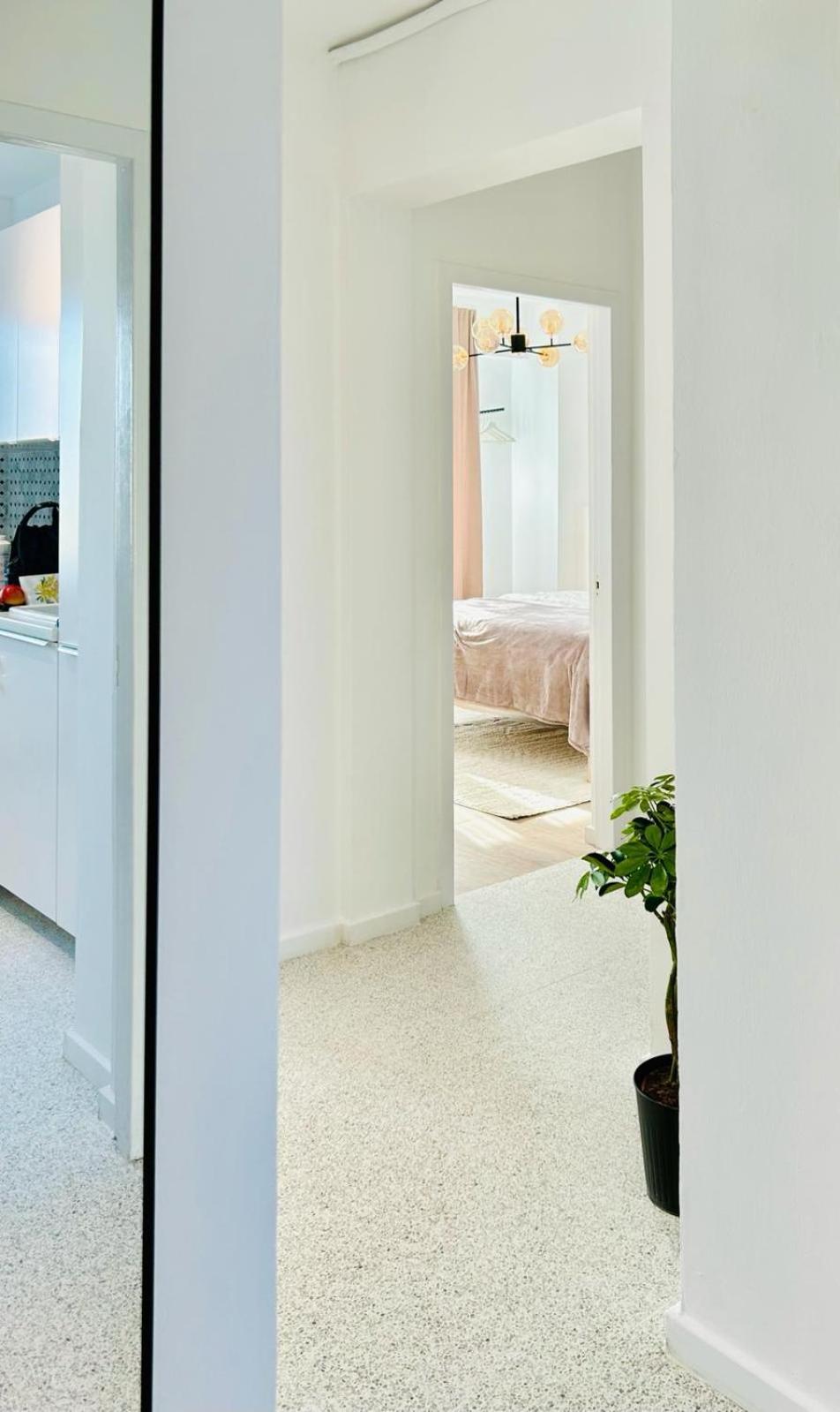 Urban Parkside Retreat Cozy 2-Bed Ap By Metro Apartment Bucharest Luaran gambar